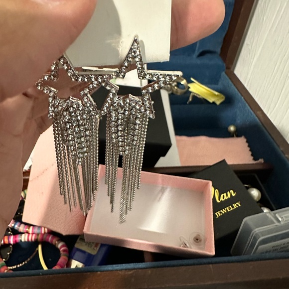 STAR EARRINGS - Picture 3 of 4